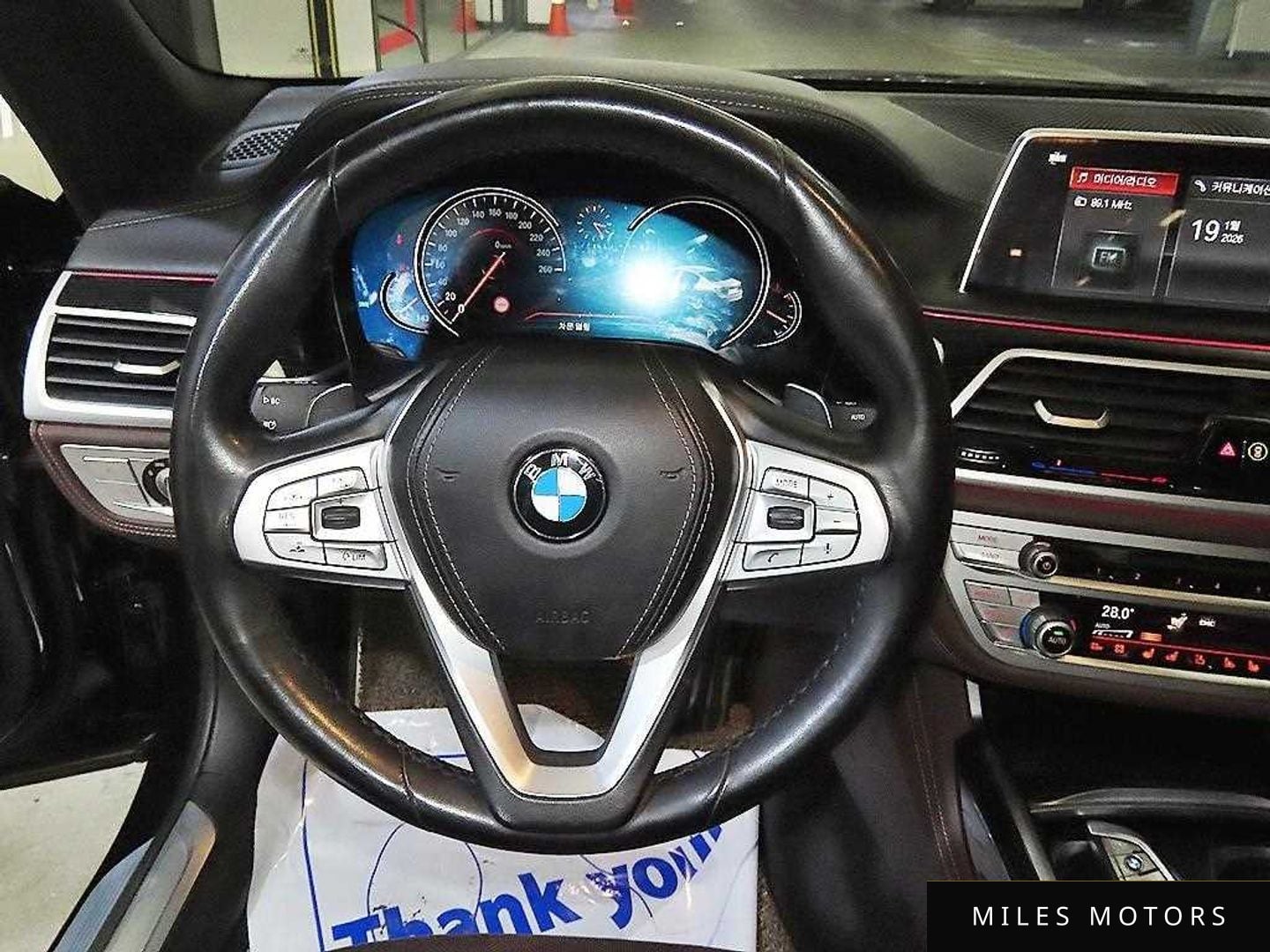 BMW 7 Series (G11) 2018 — миниатюра 8
