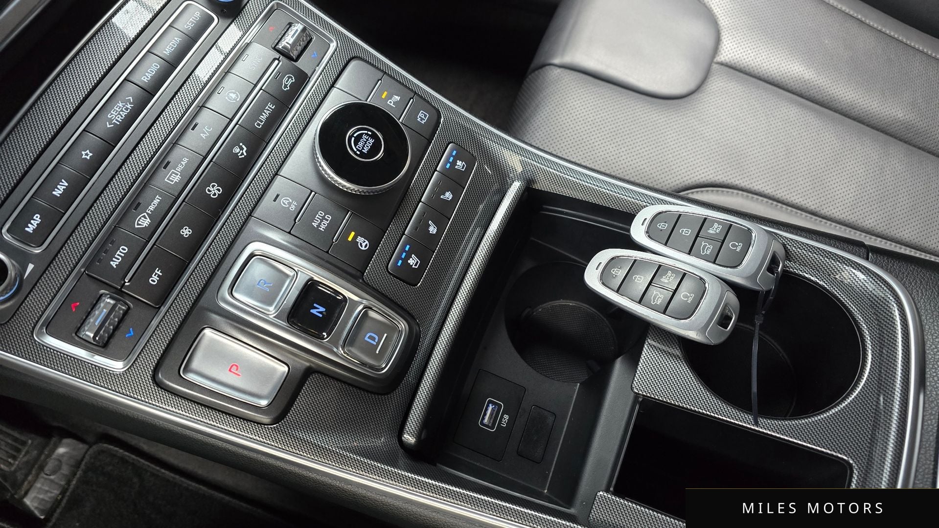 Hyundai Santafe 2022 — миниатюра 9