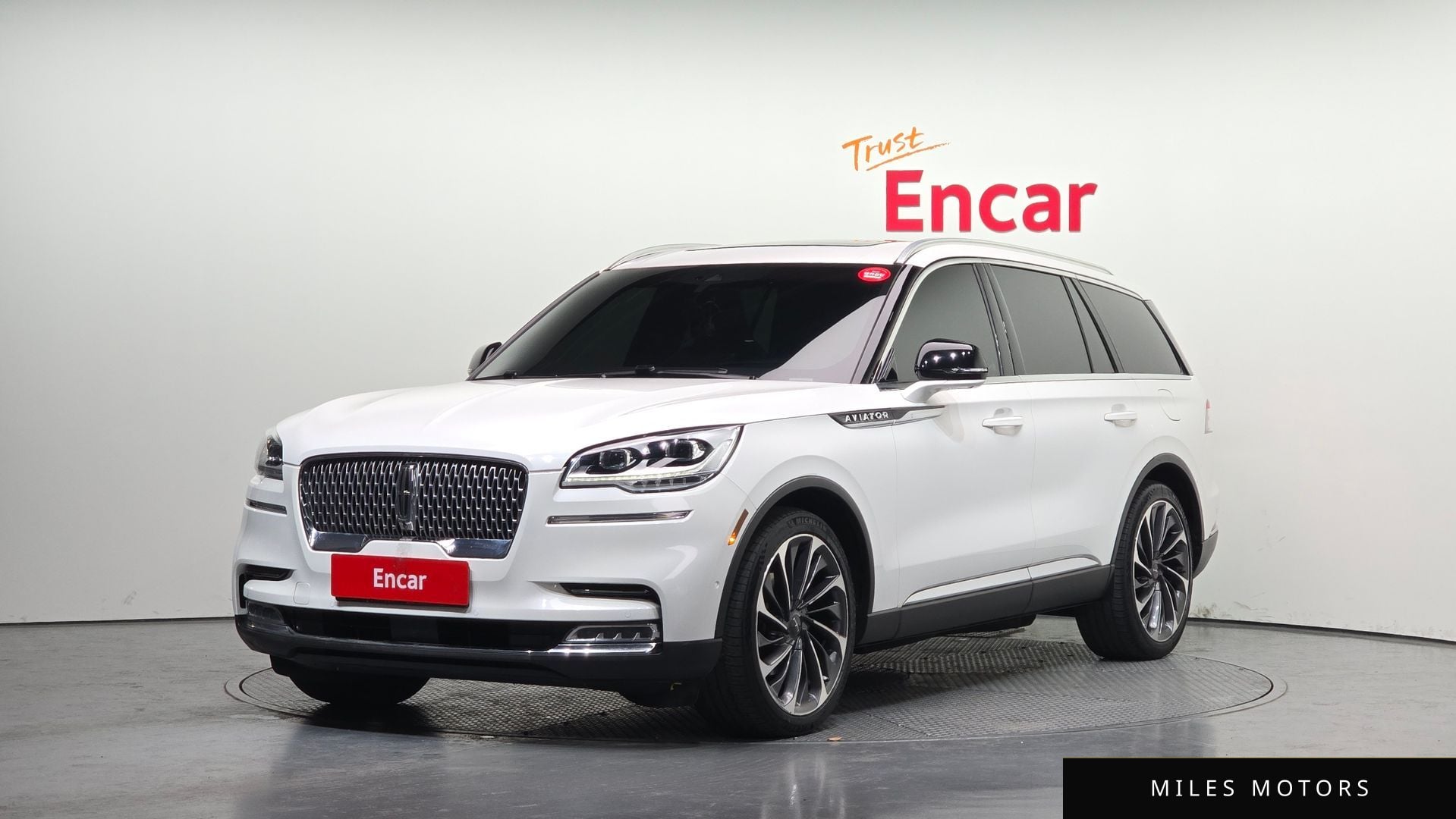 Lincoln Aviator 2021 — фото 1 из 12