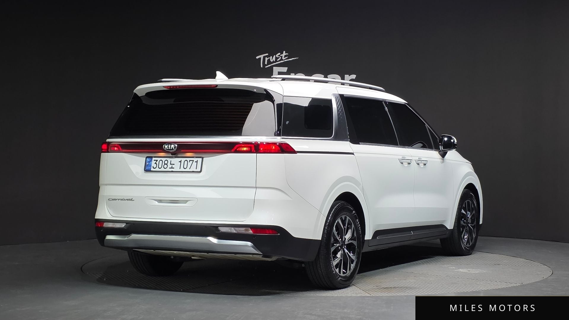 Kia Carnival 2021 — миниатюра 2