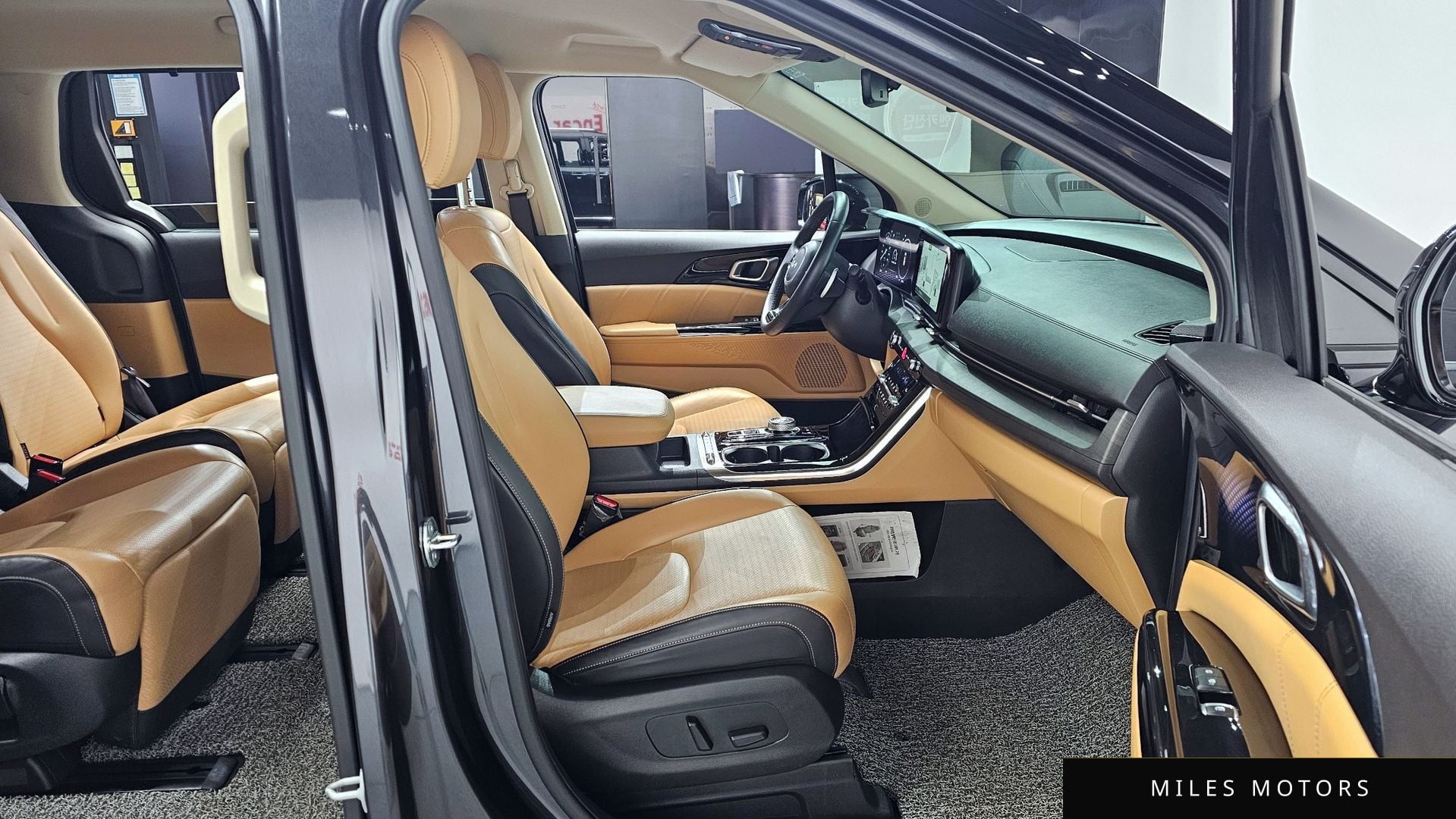 Kia Carnival 2023 — миниатюра 10