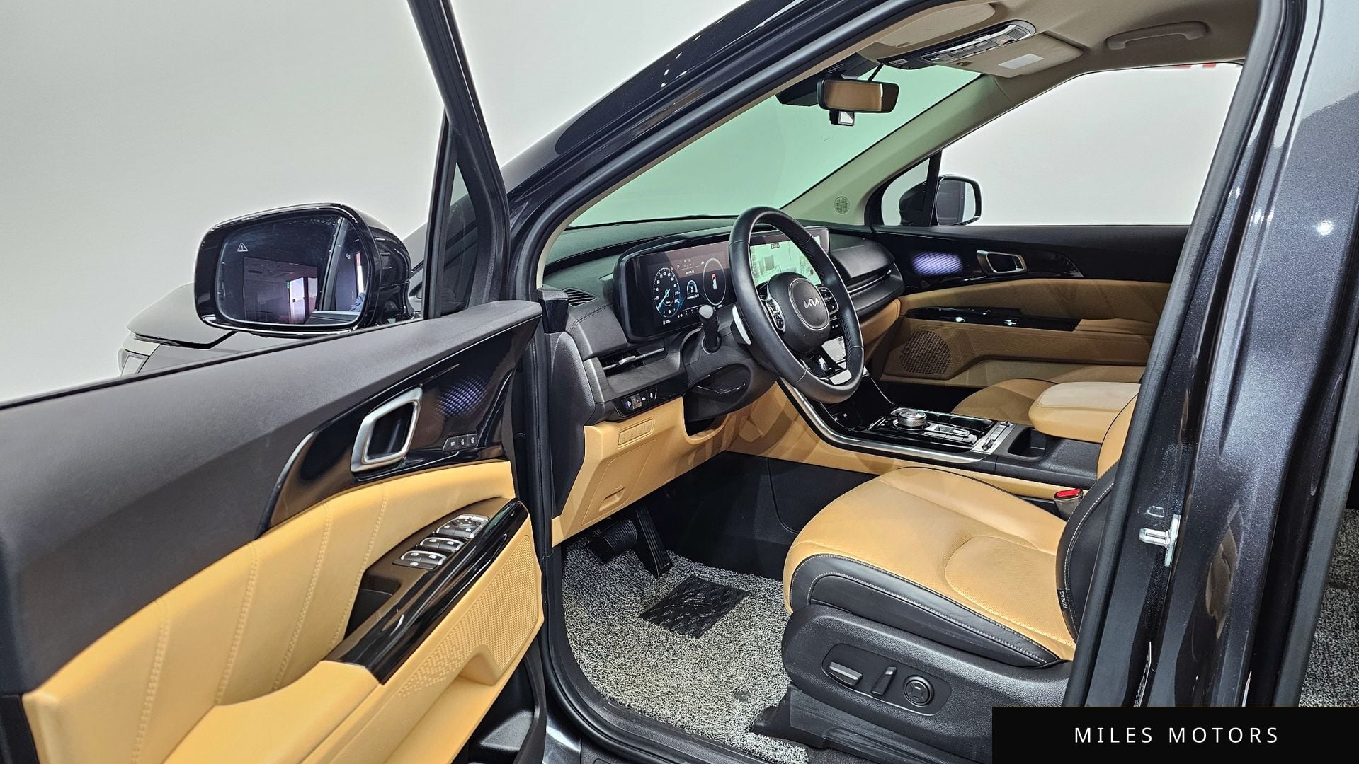 Kia Carnival 2023 — миниатюра 11