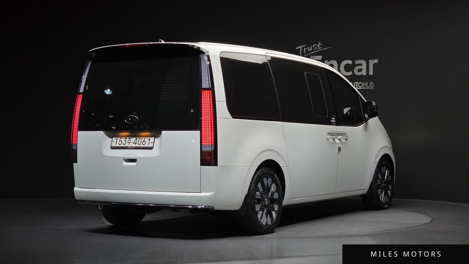 Hyundai Staria 2024 — миниатюра 2