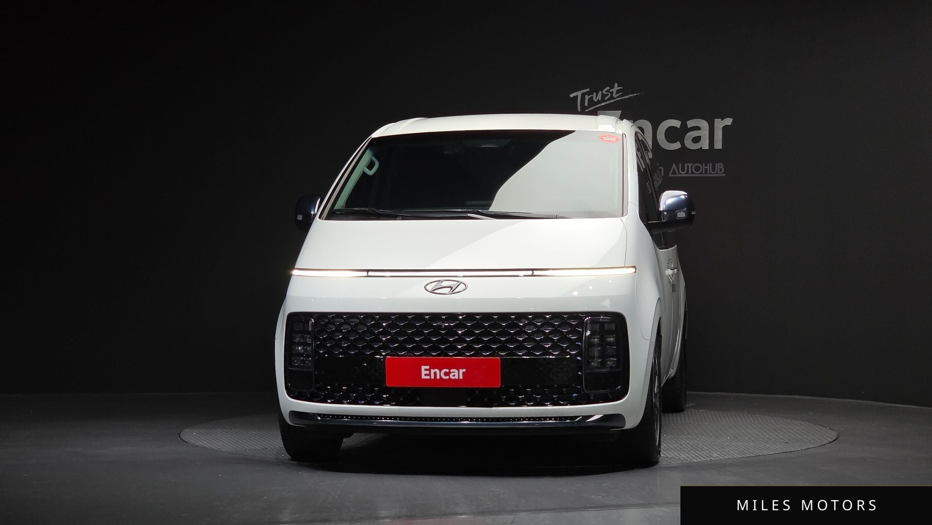 Hyundai Staria 2024 — миниатюра 3