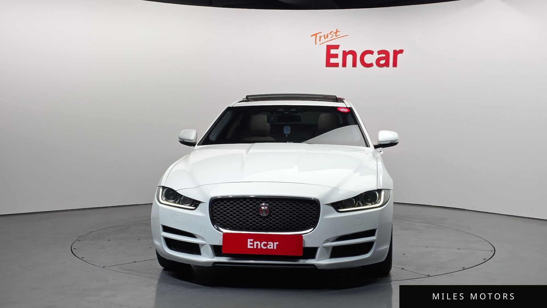 Jaguar XE 2016 — миниатюра 3