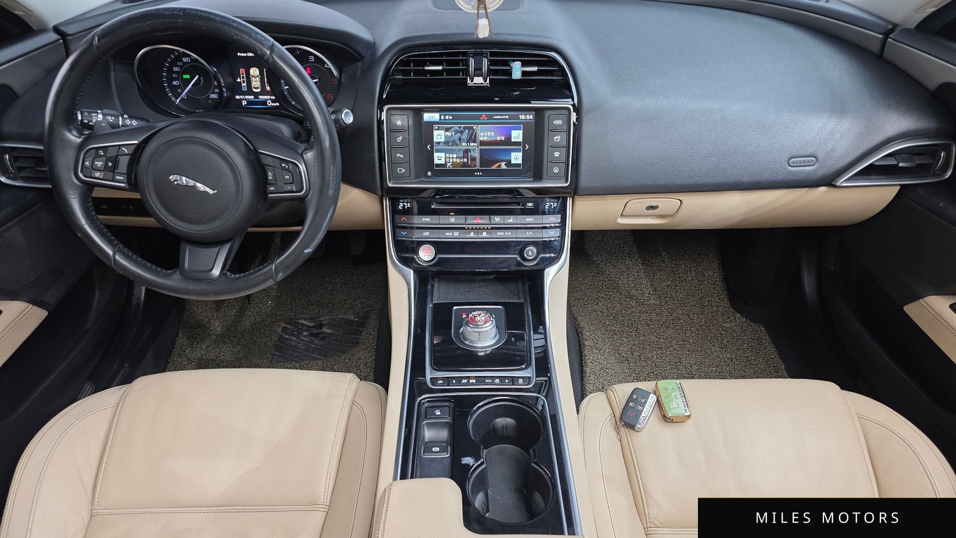 Jaguar XE 2016 — миниатюра 7