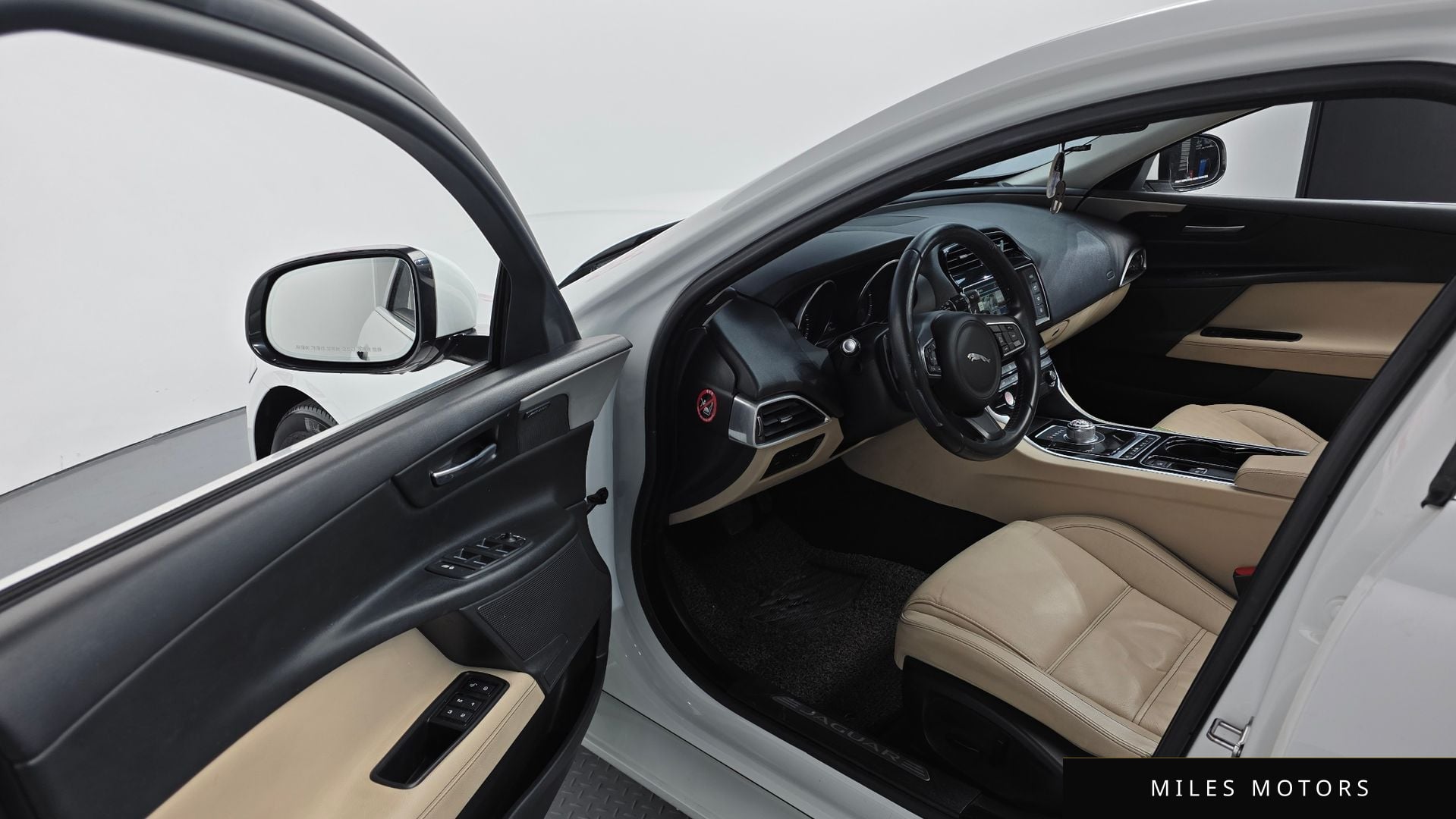 Jaguar XE 2016 — миниатюра 12