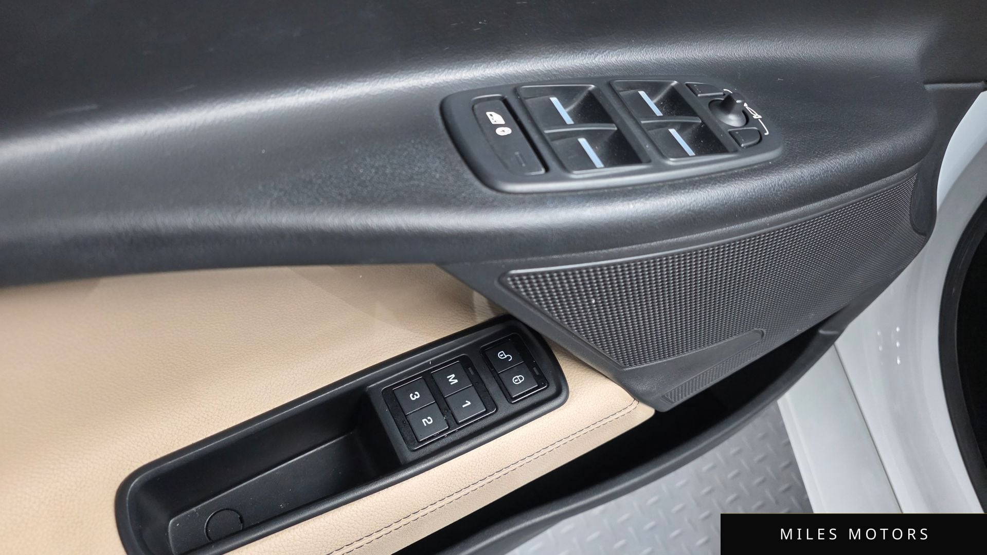 Jaguar XE 2016 — миниатюра 13