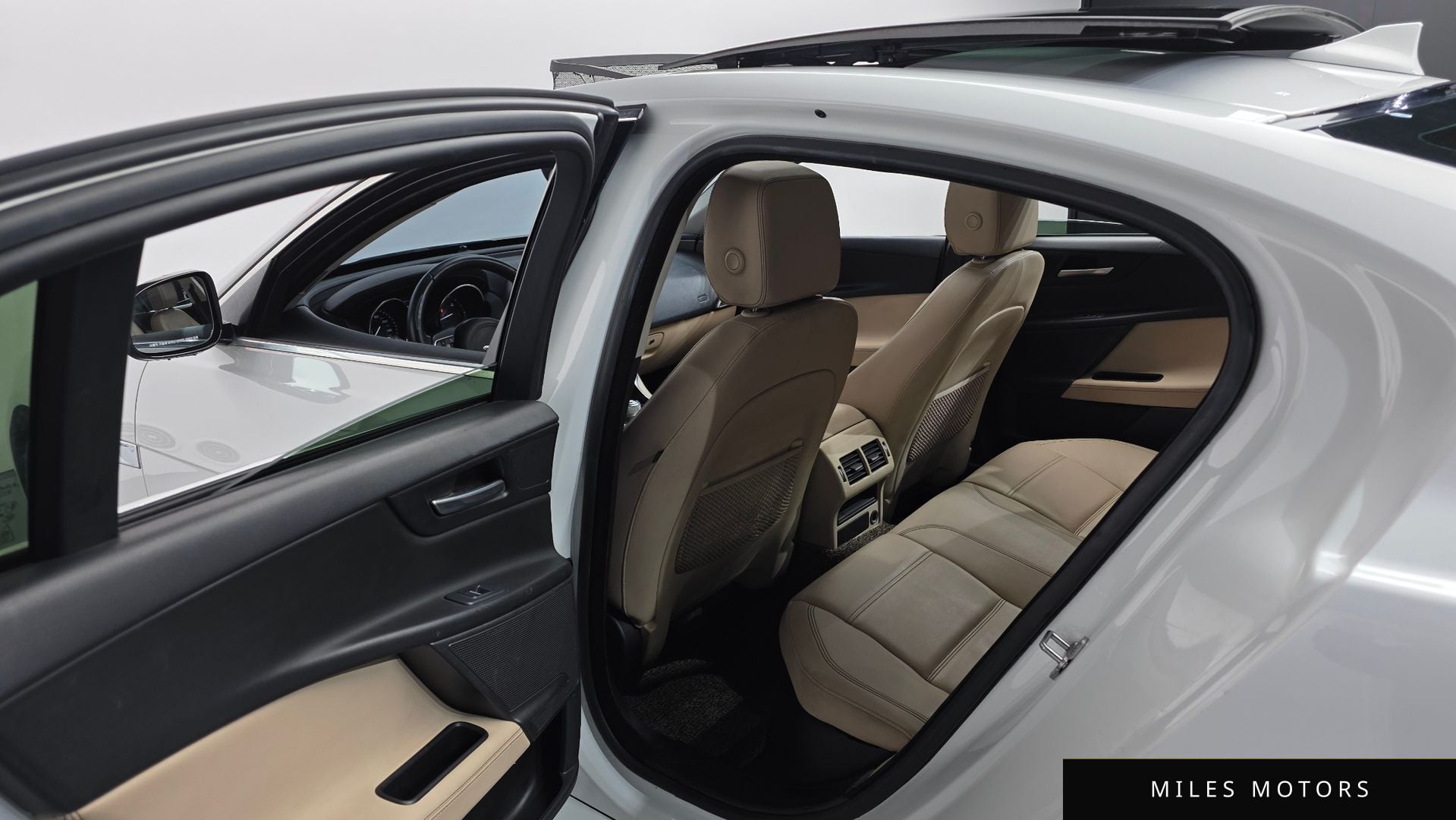 Jaguar XE 2016 — миниатюра 18