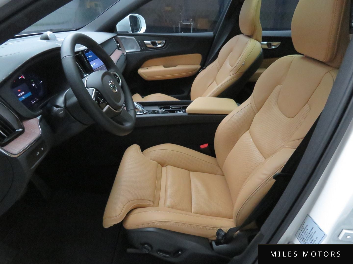 Volvo XC60 2025 — миниатюра 10