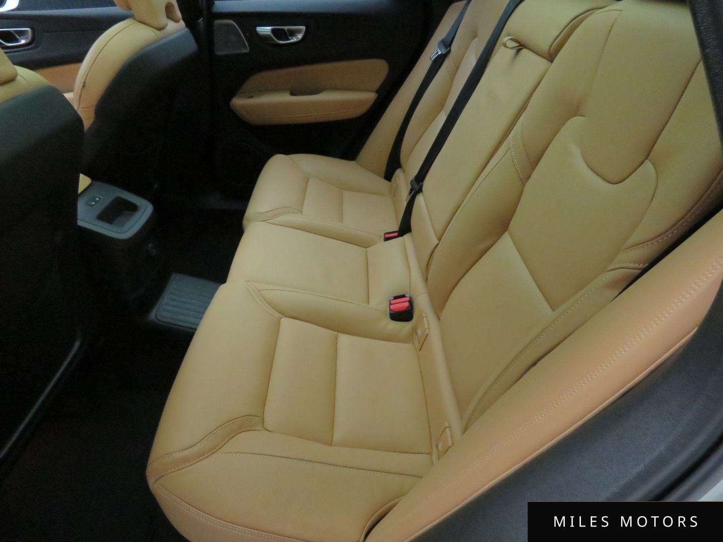 Volvo XC60 2025 — миниатюра 11