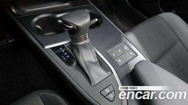 Лексус UX250h 2024 — миниатюра 9
