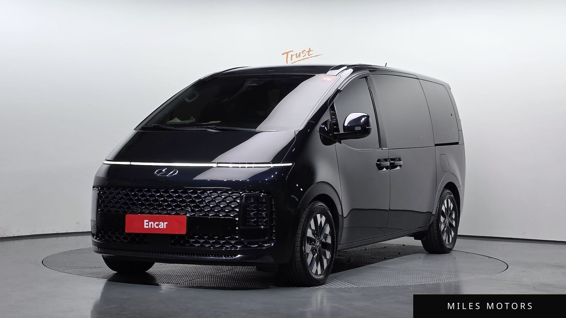 Hyundai Staria 2022 — фото 1 из 12