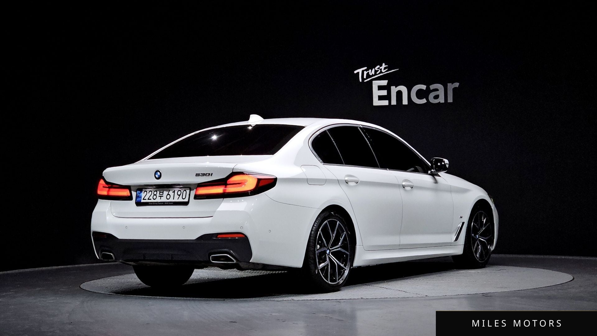 BMW 5 Series (G30) 2023 — миниатюра 2