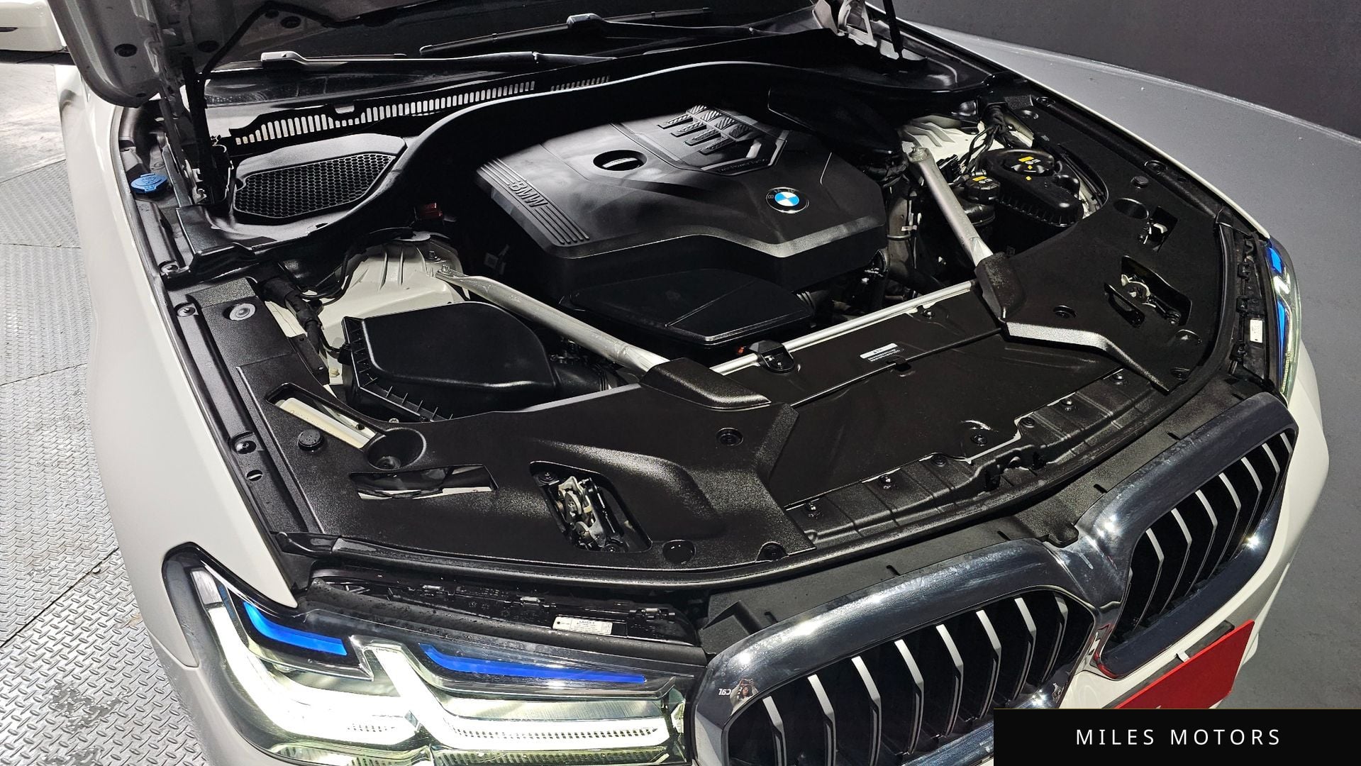 BMW 5 Series (G30) 2023 — миниатюра 6