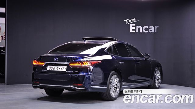 Лексус LS500h 2019 — миниатюра 2