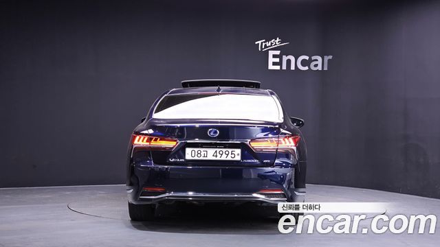 Лексус LS500h 2019 — миниатюра 4