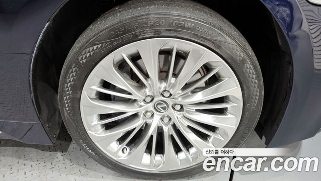 Лексус LS500h 2019 — миниатюра 5