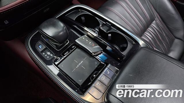 Лексус LS500h 2019 — миниатюра 9