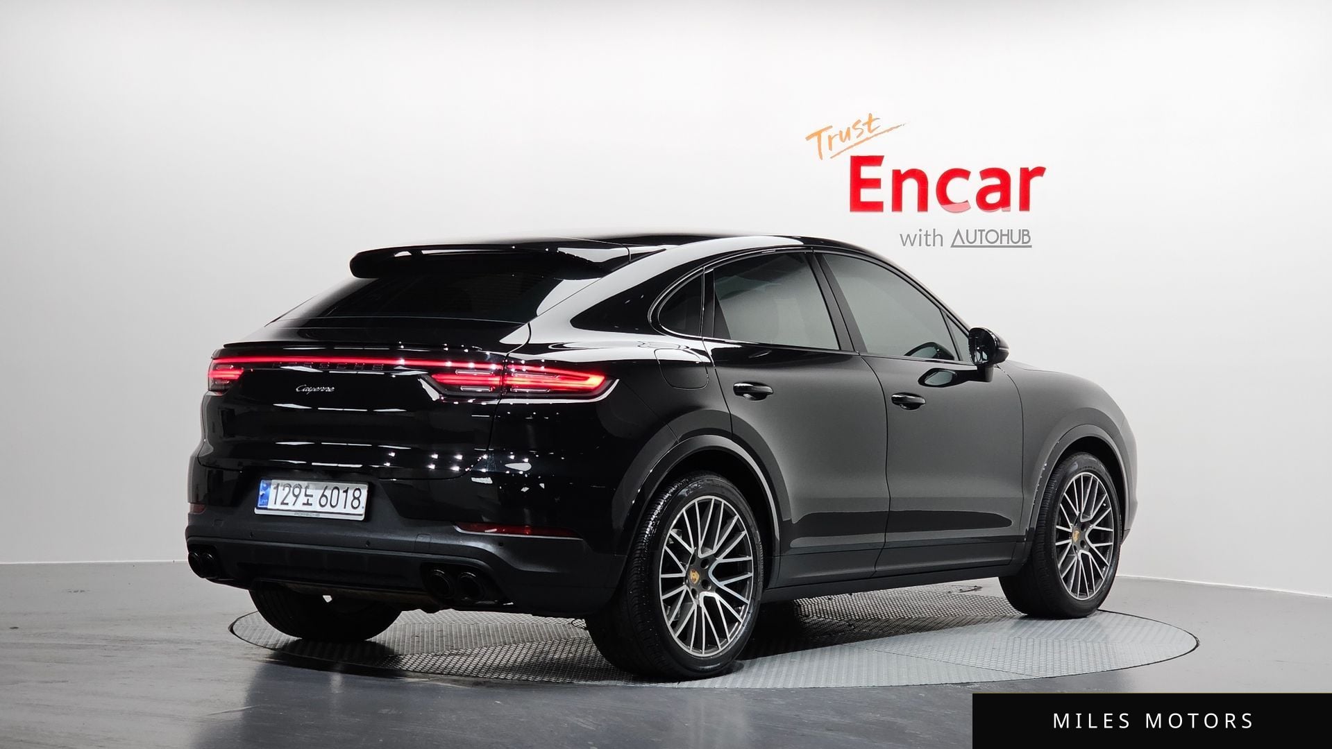 Porsche Cayenne 2023 — миниатюра 2
