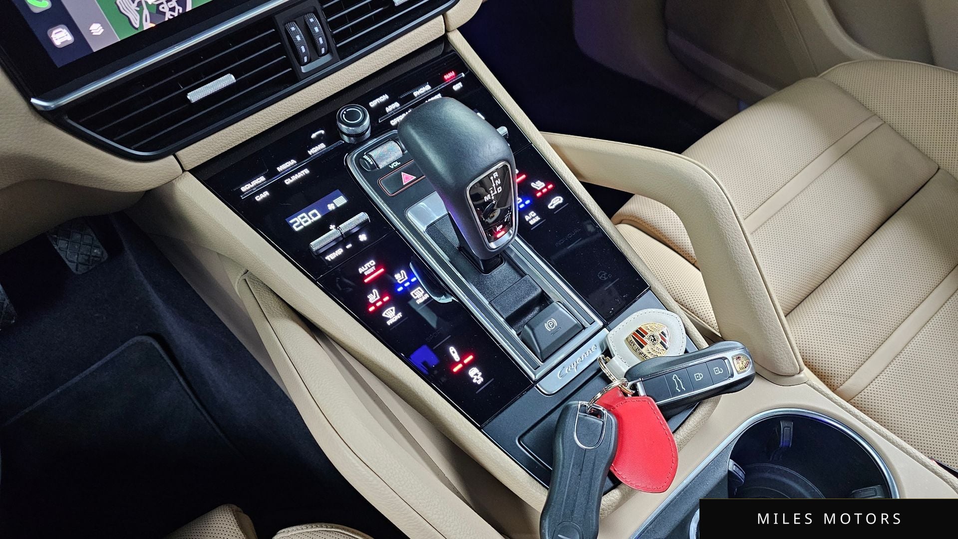Porsche Cayenne 2023 — миниатюра 9