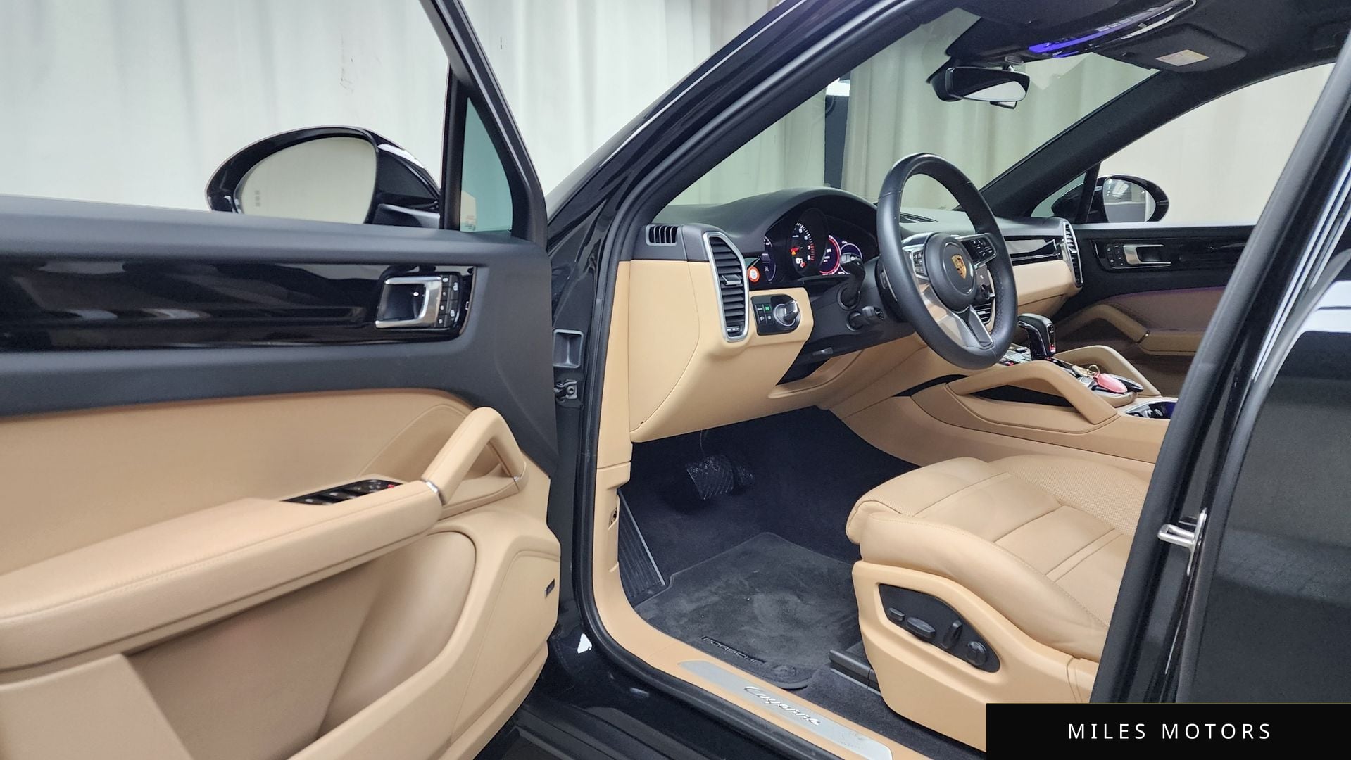 Porsche Cayenne 2023 — миниатюра 10