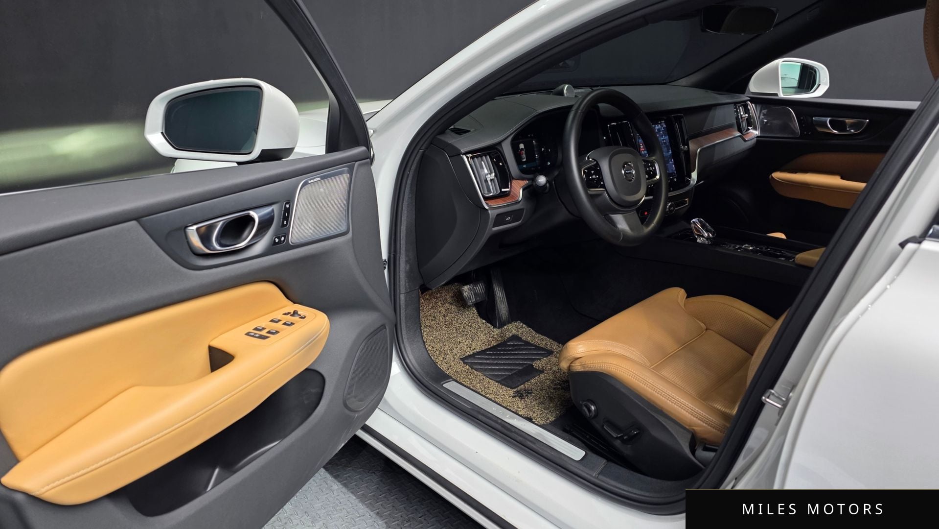 Volvo S60 2023 — миниатюра 10