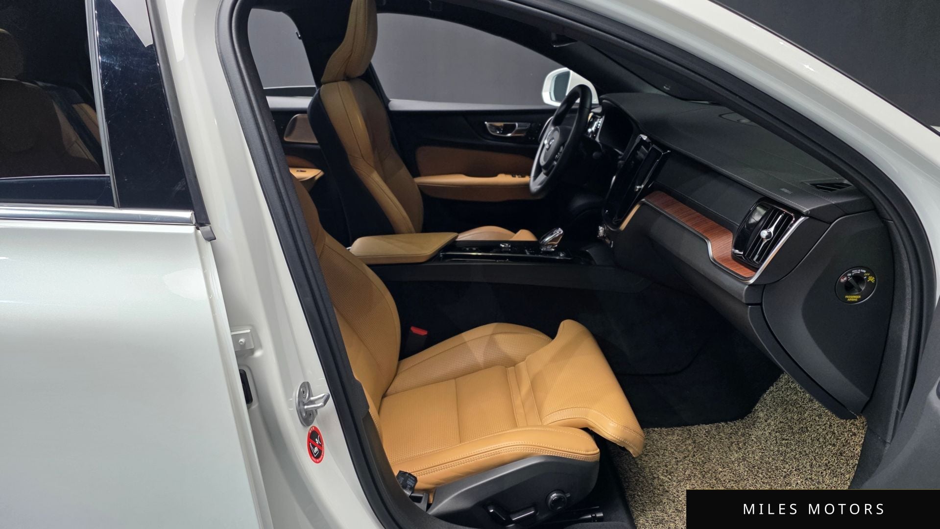 Volvo S60 2023 — миниатюра 11