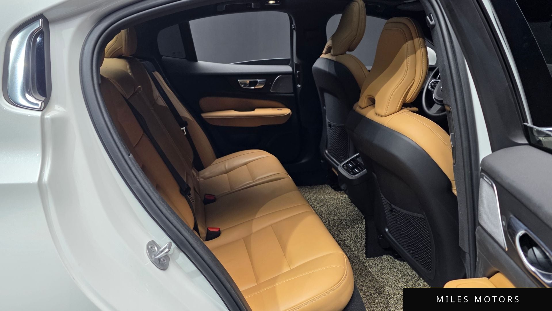 Volvo S60 2023 — миниатюра 12