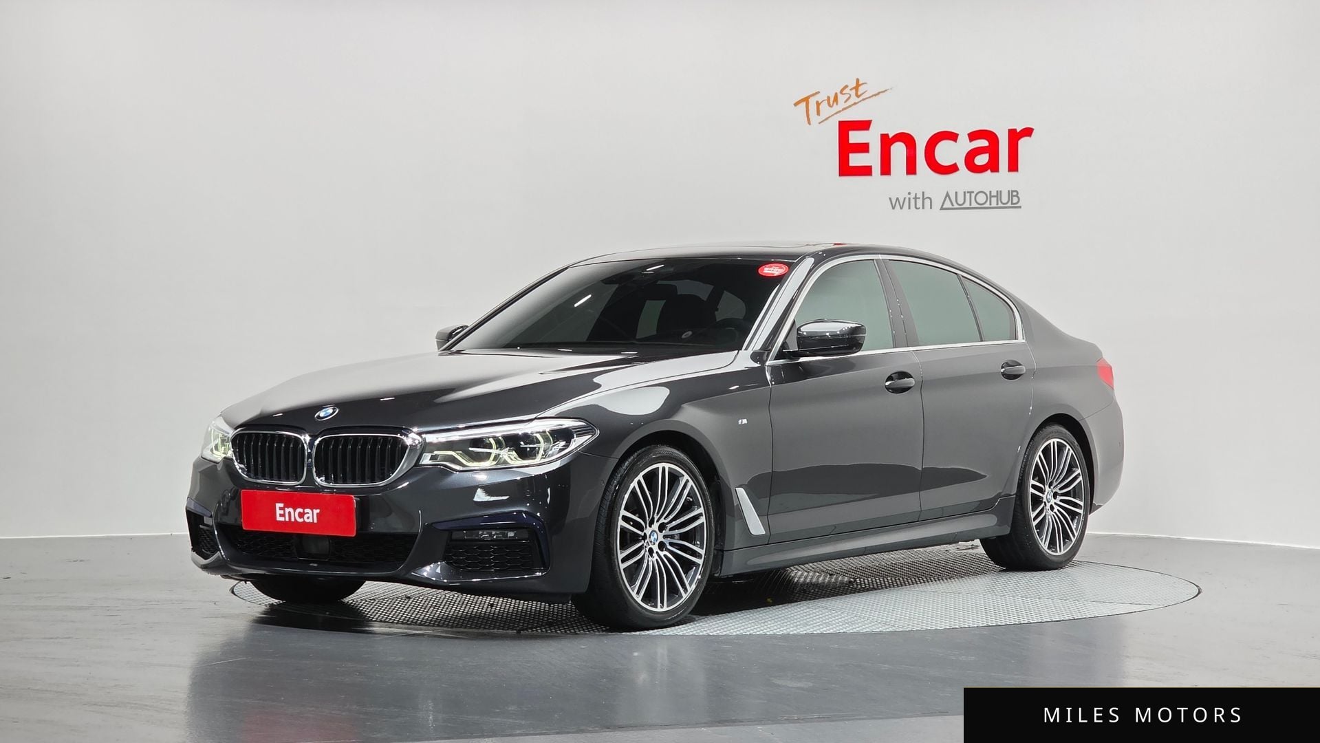 BMW 5 Series (G30) 2020 — фото 1 из 12