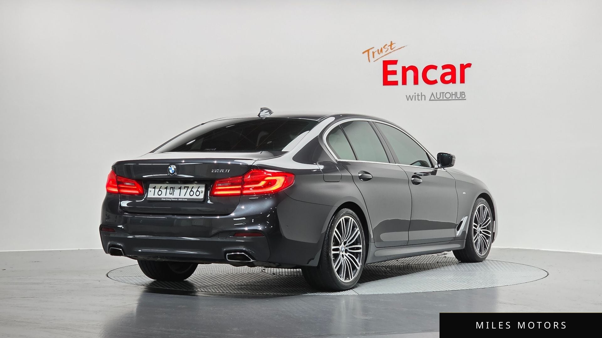 BMW 5 Series (G30) 2020 — миниатюра 2