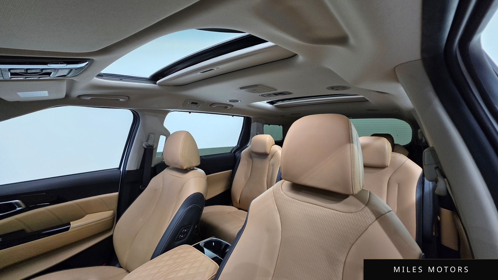 Kia Carnival 2023 — миниатюра 11