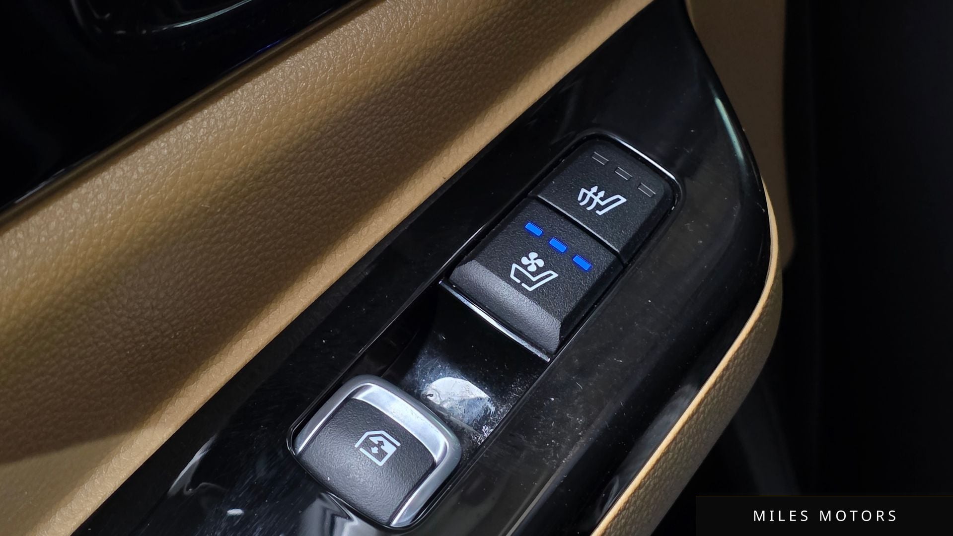 Kia Carnival 2023 — миниатюра 18