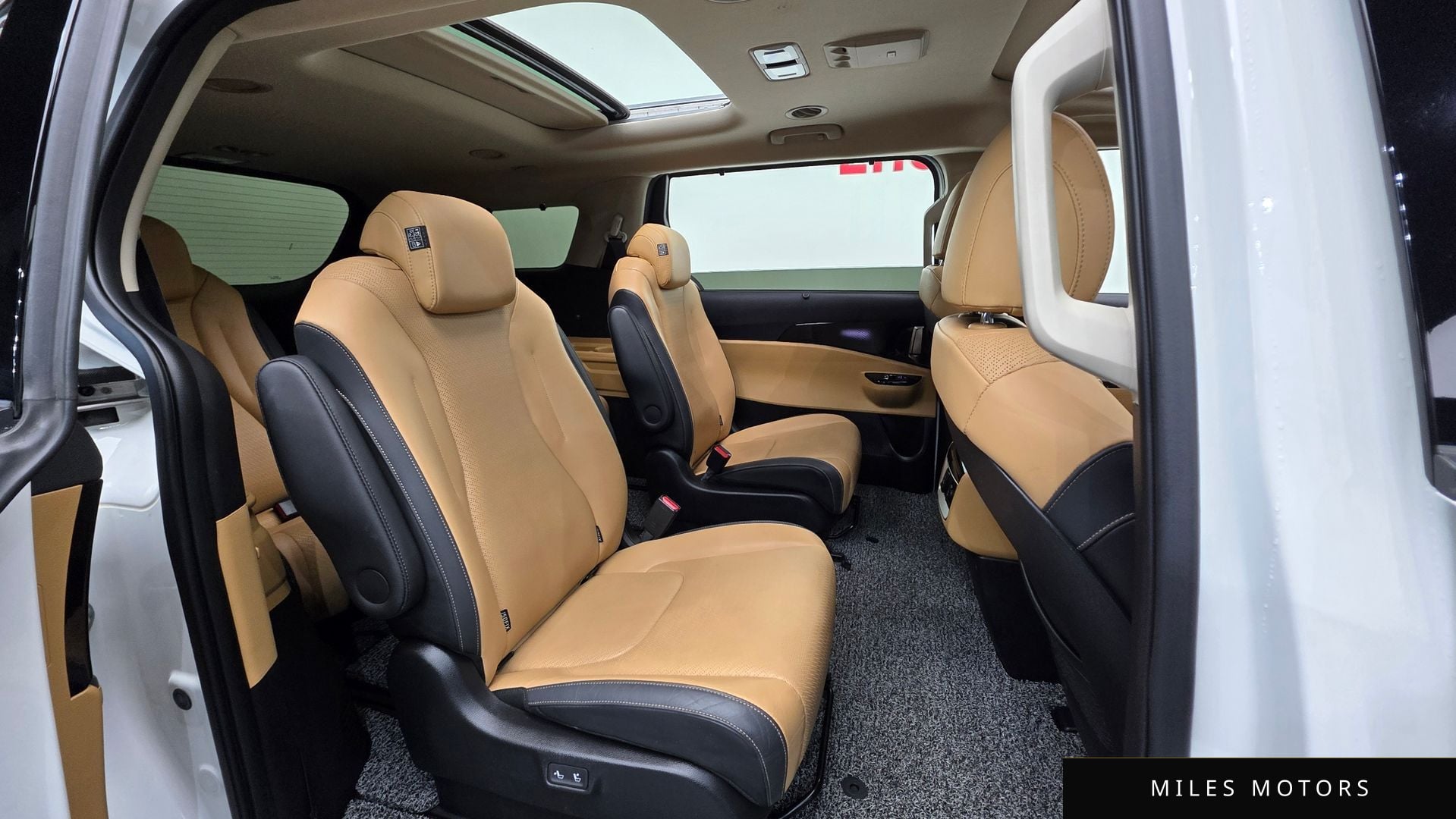 Kia Carnival 2023 — миниатюра 19