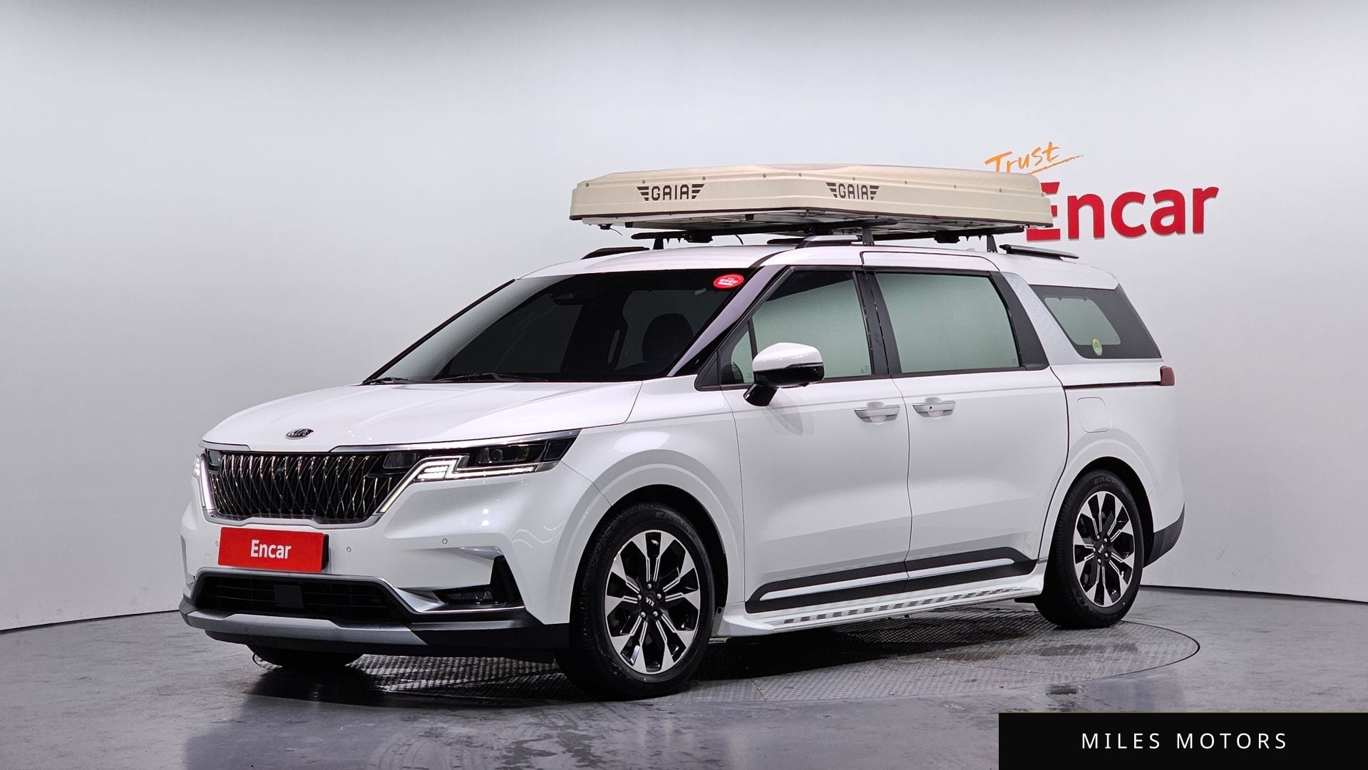 Kia Carnival 2021 — фото 1 из 12