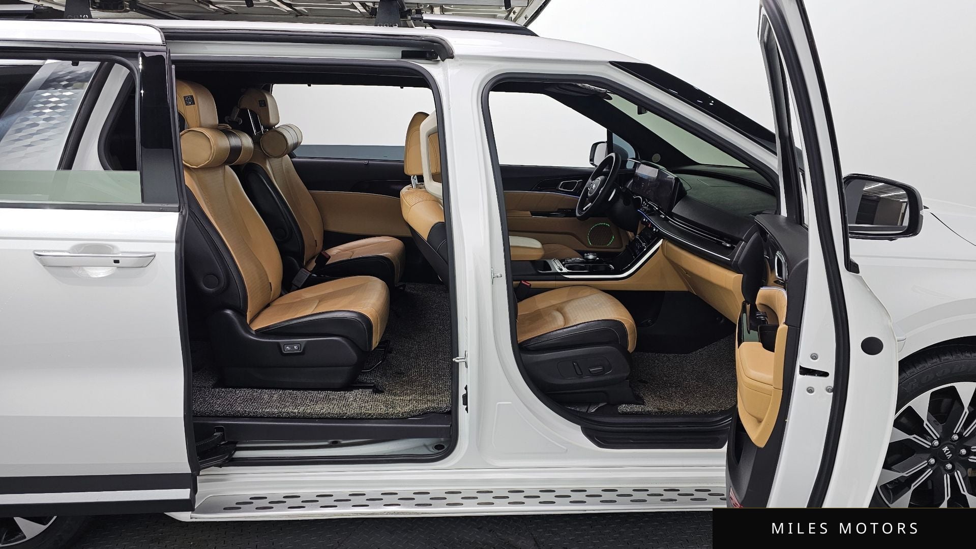 Kia Carnival 2021 — миниатюра 11