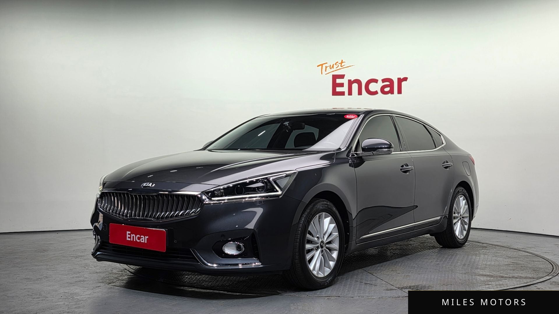 Kia K7 2018 — фото 1 из 12