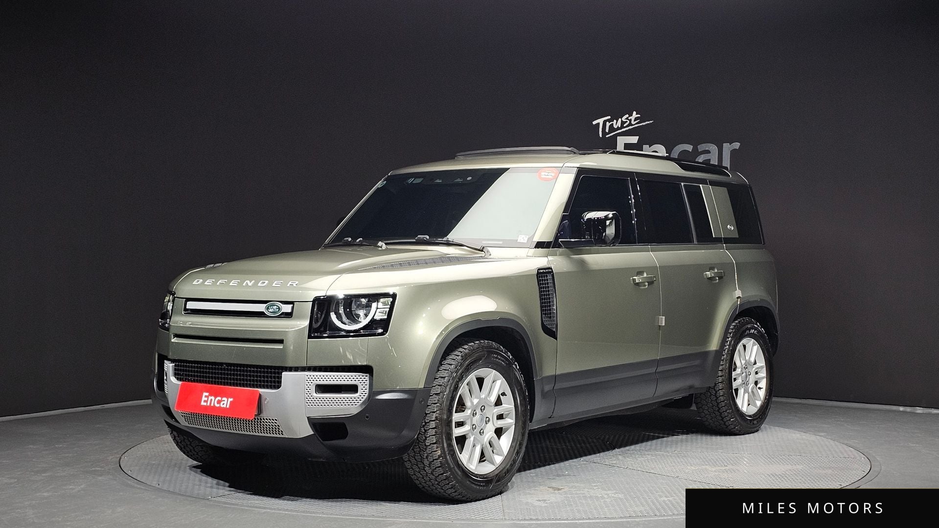 Land Rover Defender 2022 — фото 1 из 12