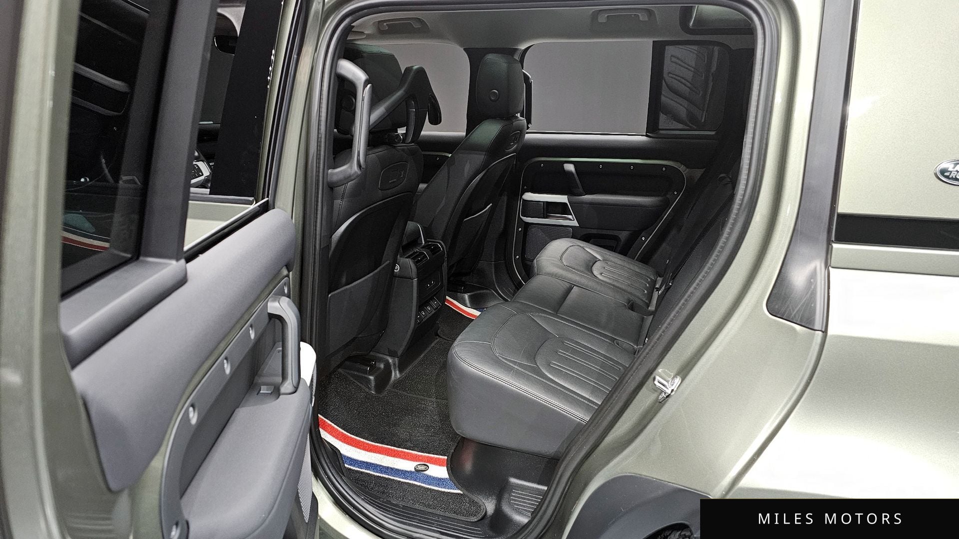 Land Rover Defender 2022 — миниатюра 11