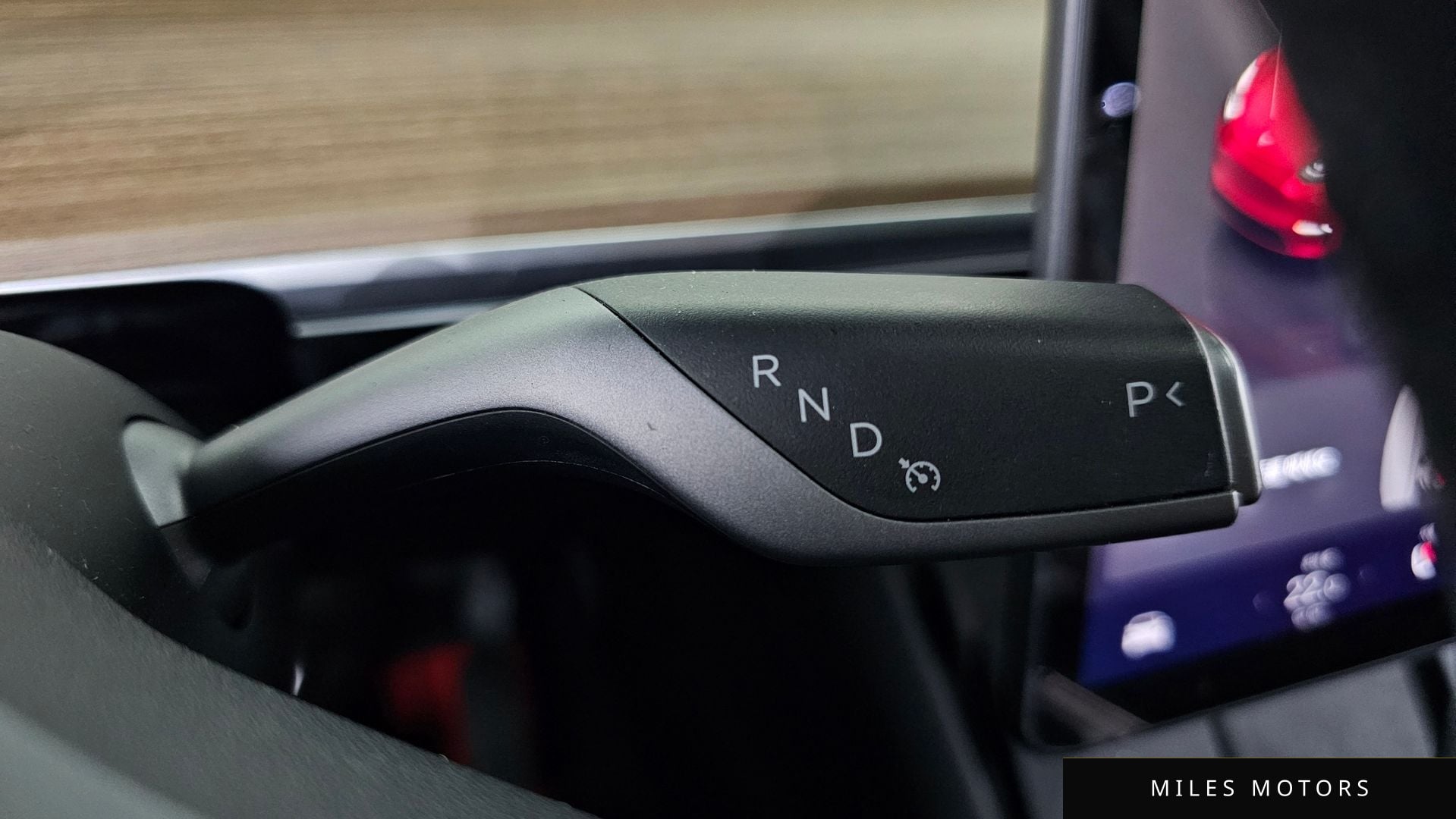 Tesla Model Y 2024 — миниатюра 9