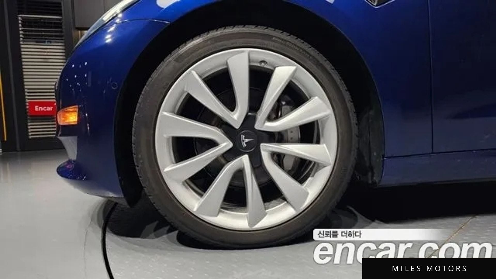Tesla Model 3 2020 — миниатюра 5