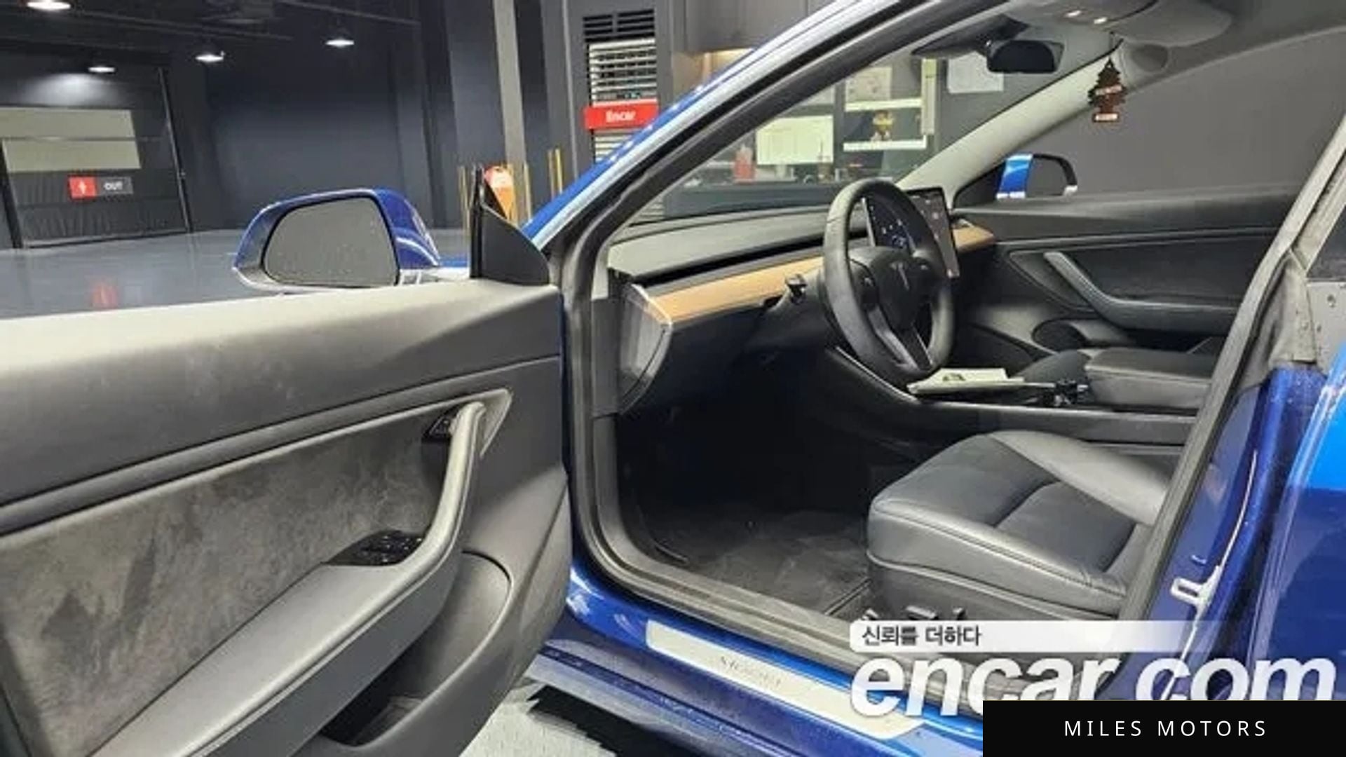 Tesla Model 3 2020 — миниатюра 11