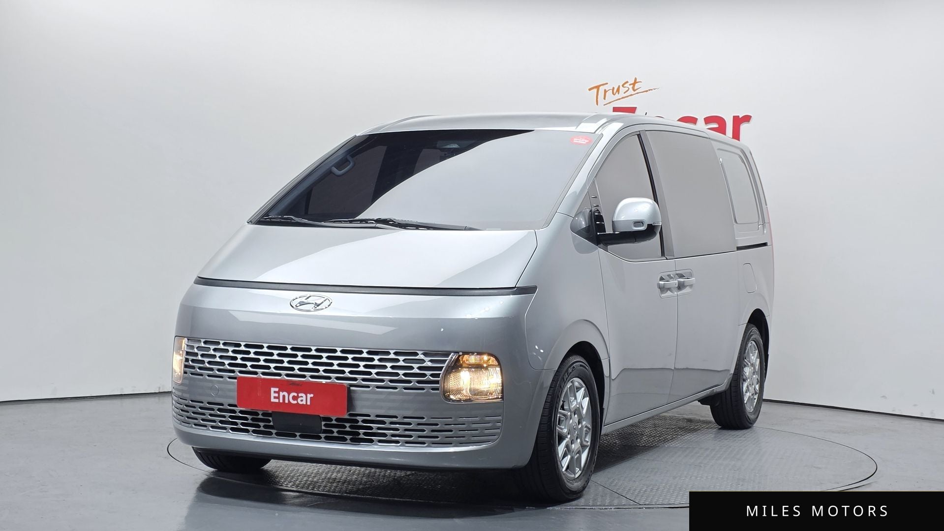 Hyundai Staria 2022 — фото 1 из 12