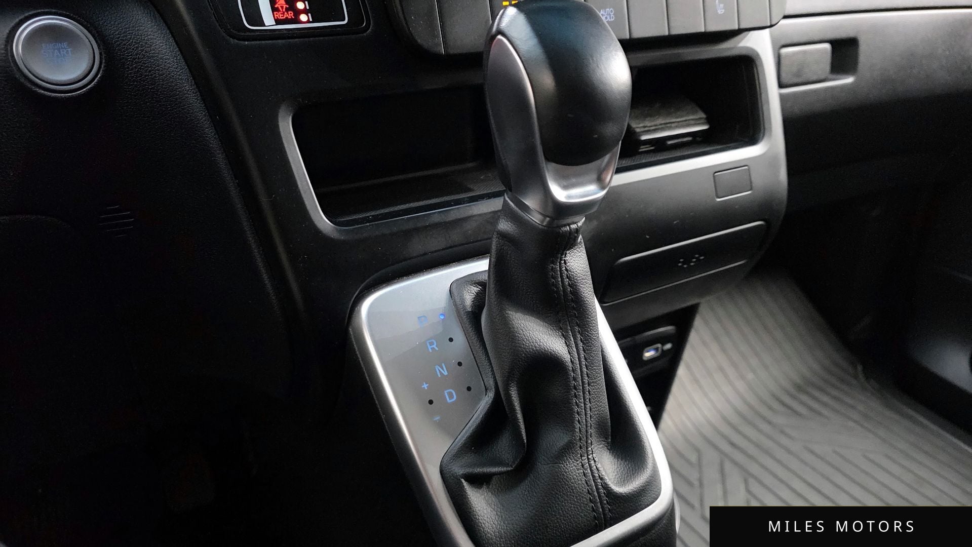 Hyundai Staria 2022 — миниатюра 9