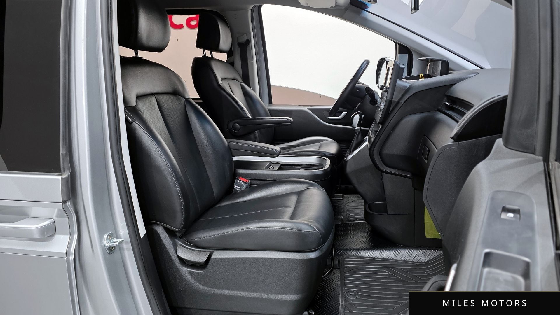 Hyundai Staria 2022 — миниатюра 10