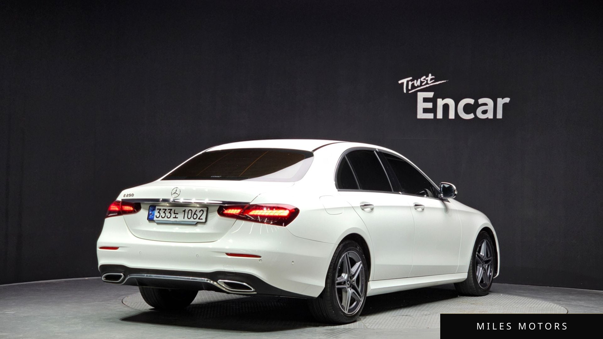 Mercedes-Benz E-Class W213 2023 — миниатюра 2