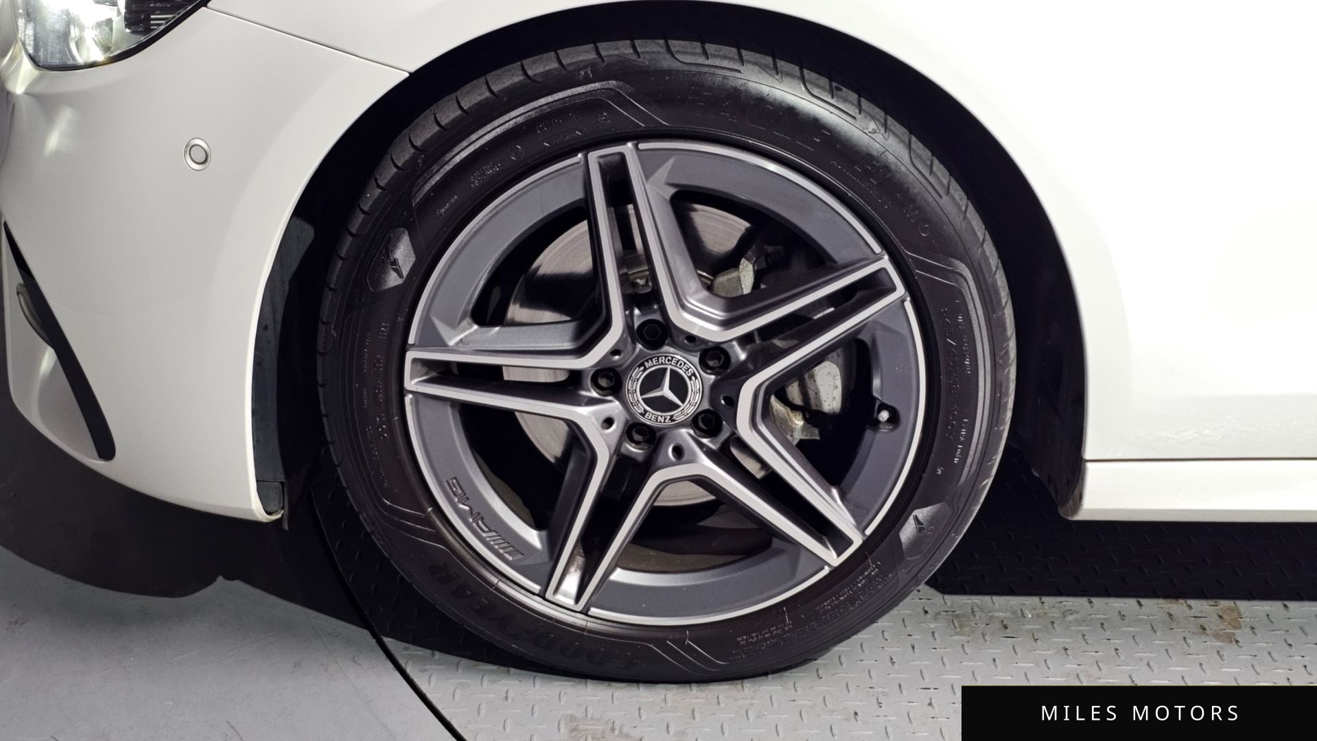 Mercedes-Benz E-Class W213 2023 — миниатюра 5