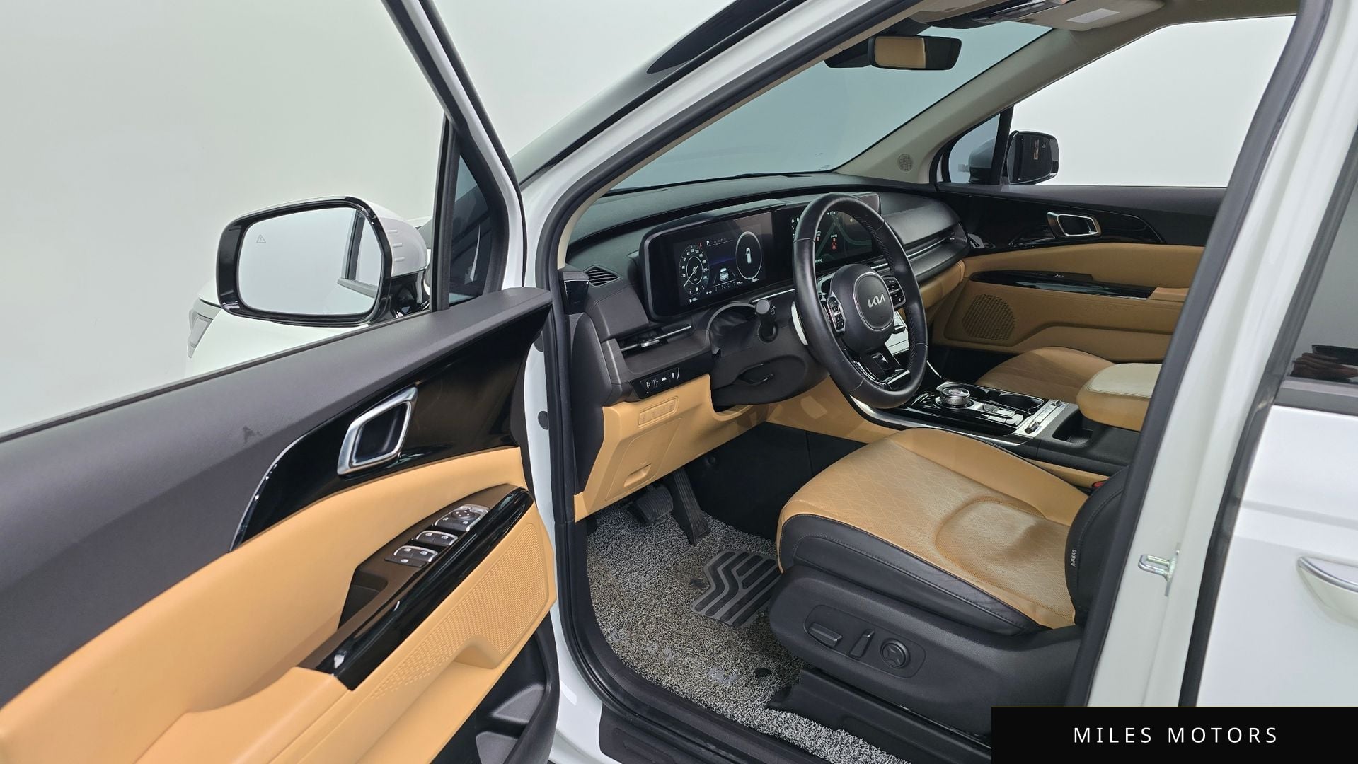 Kia Carnival 2023 — миниатюра 10