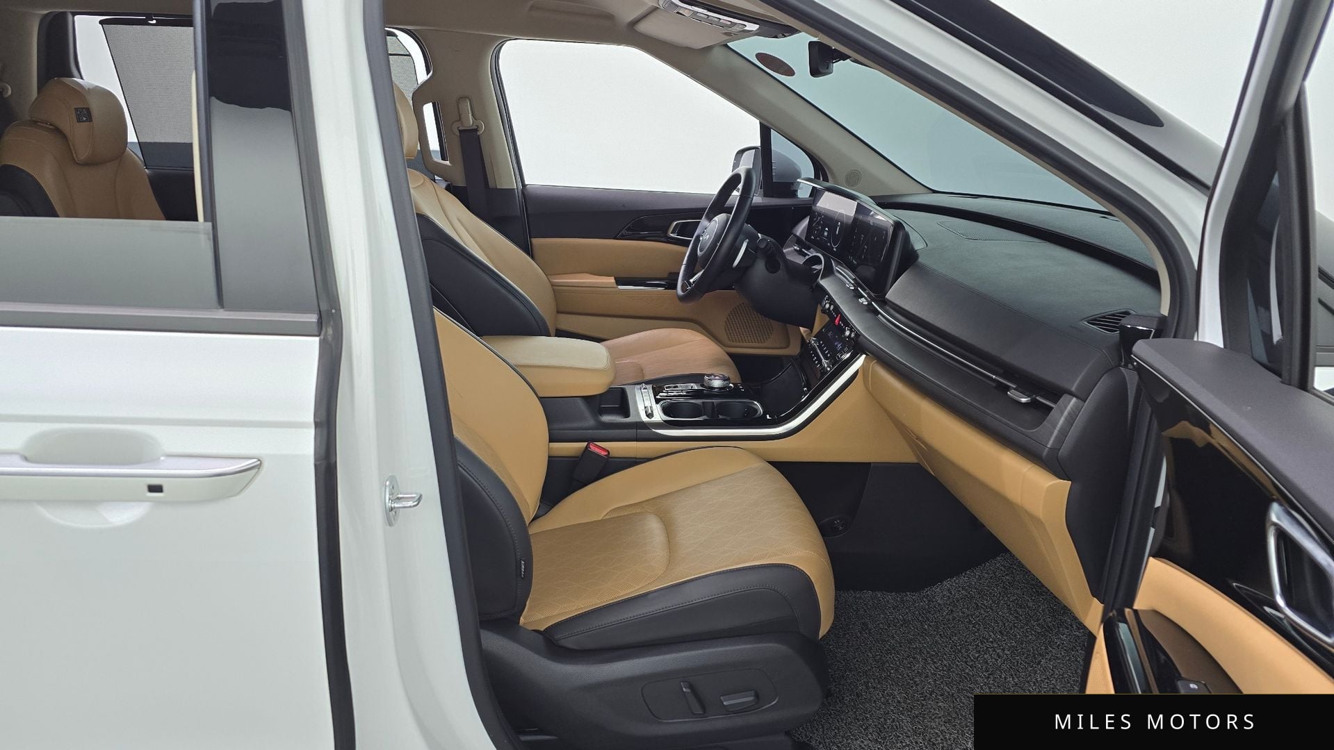 Kia Carnival 2023 — миниатюра 11