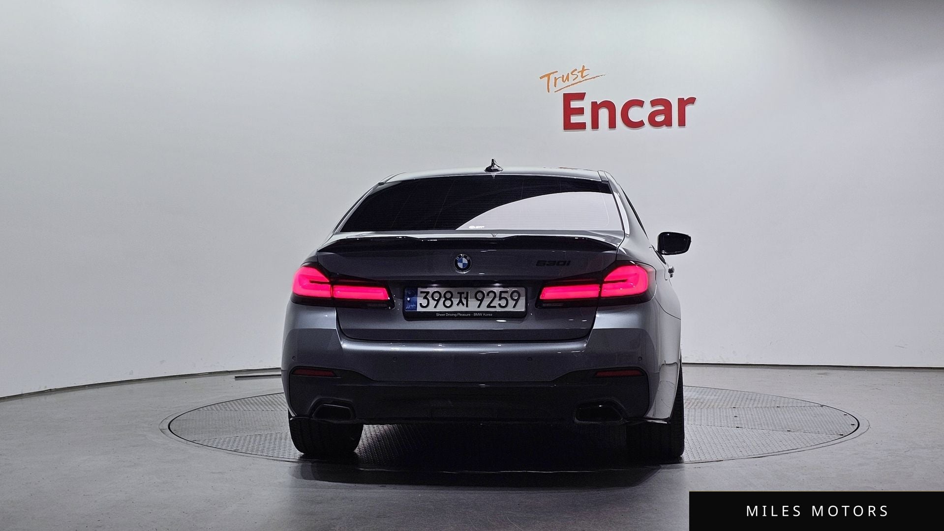 BMW 5 Series (G30) 2023 — миниатюра 4
